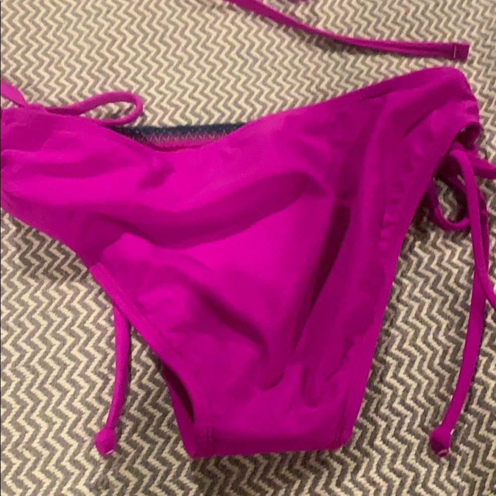 bikini. Size medium - Picture 4 of 4